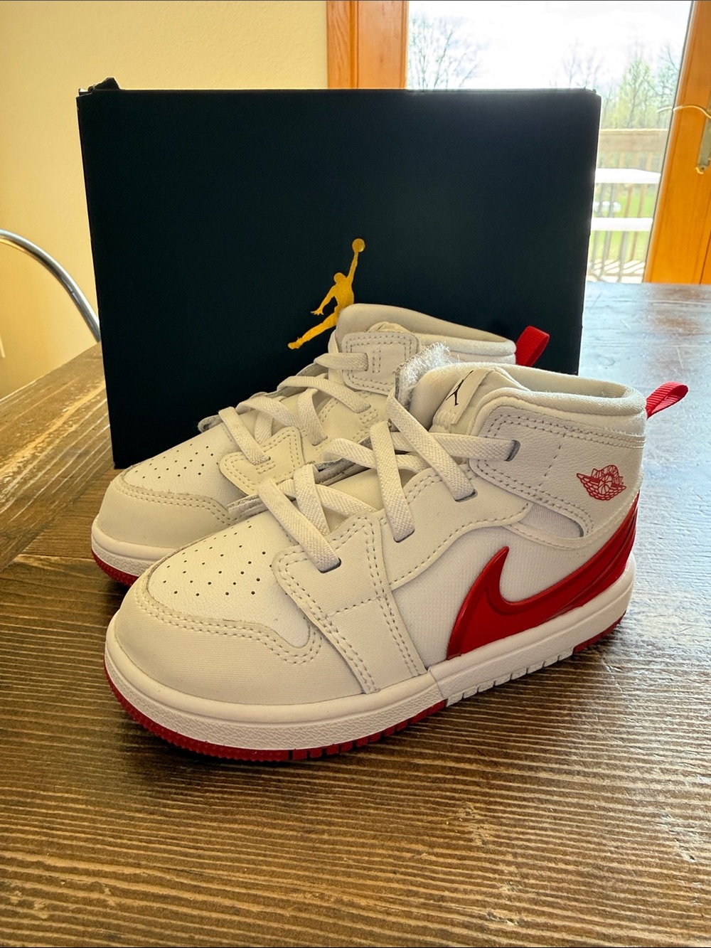 NEW Nike Jordan Kids High-Top size 10C